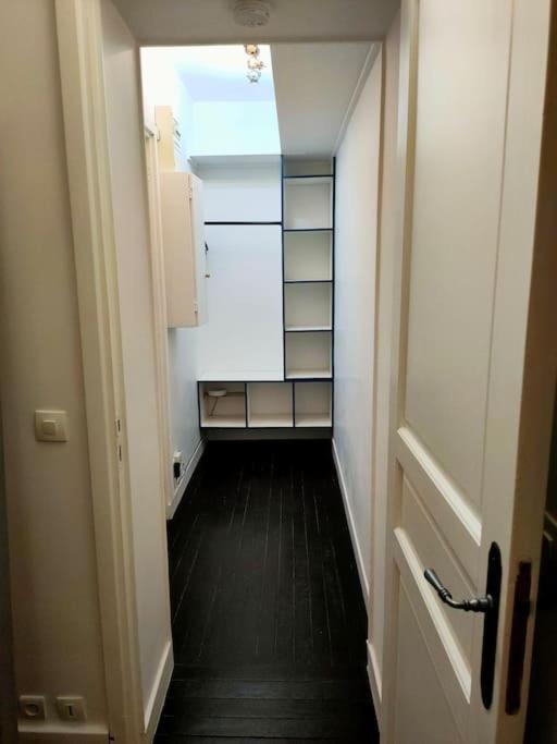 Appartement Les Abbesses Paris Exterior photo